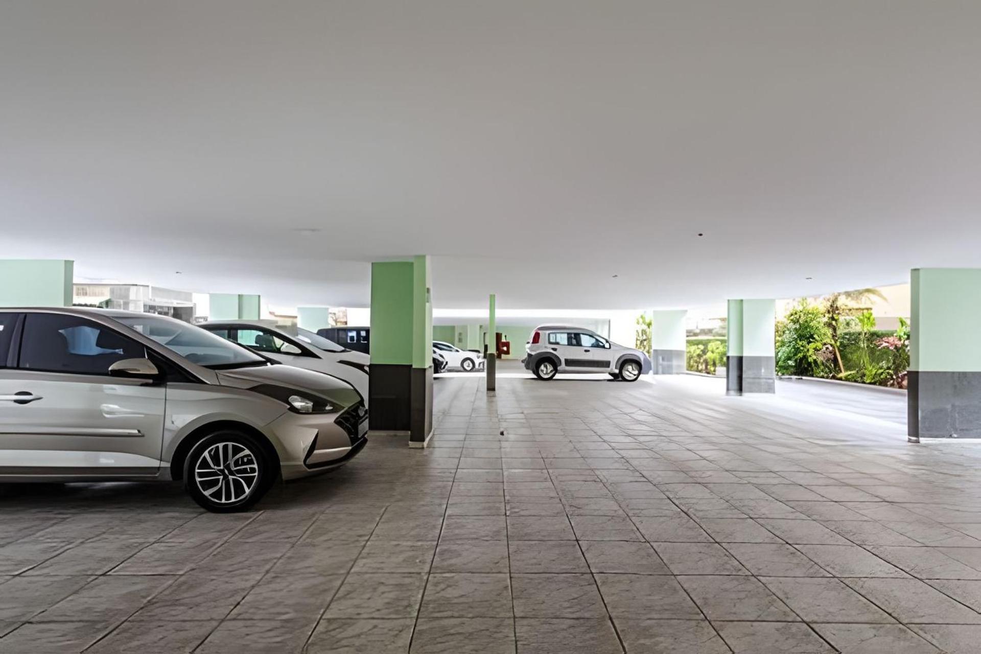 Apto Na Enseada Excelente Localizacao, 500M Da Praia, Garagem, Ar Condicionado Portaria 24 Horas غوارويا المظهر الخارجي الصورة