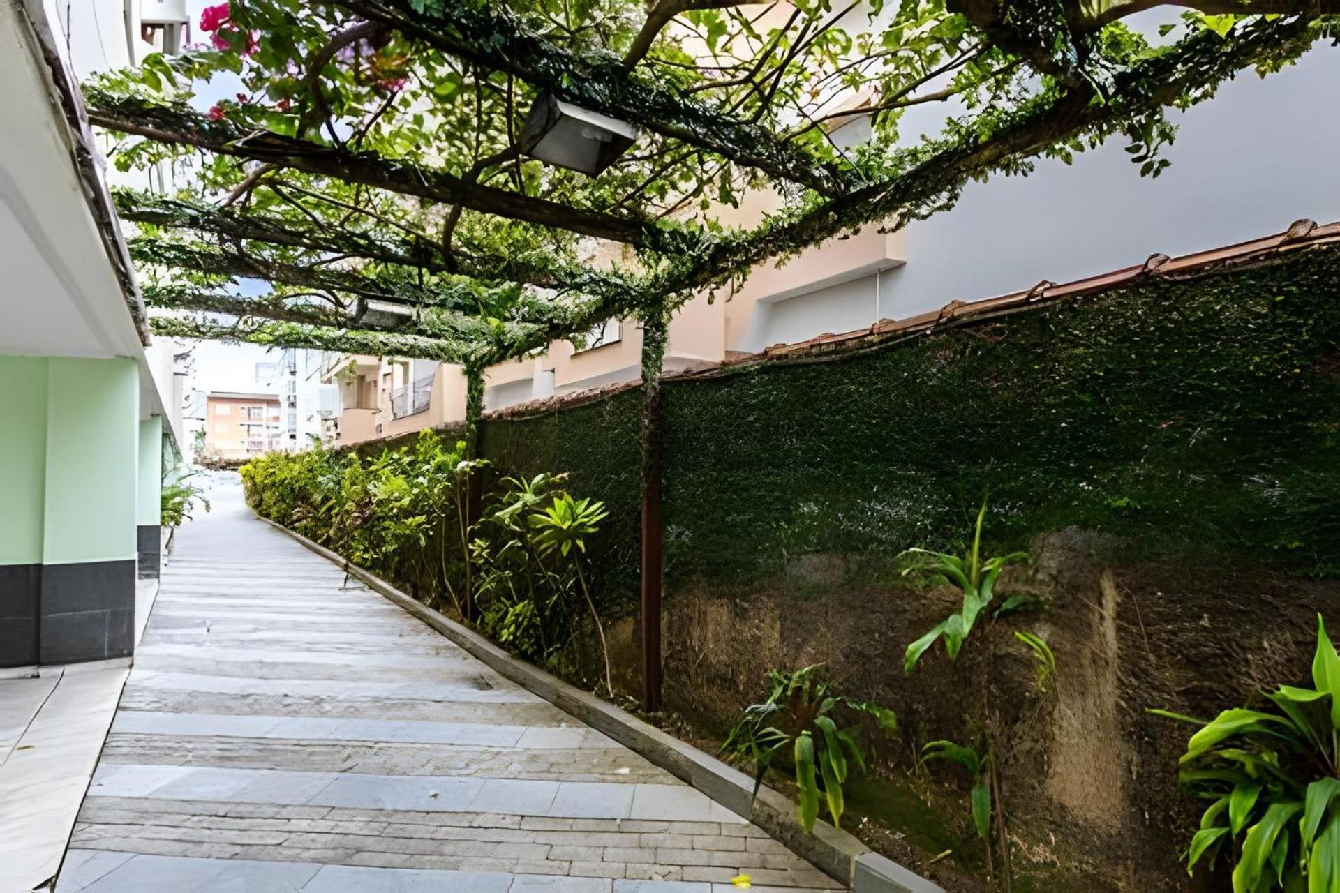 Apto Na Enseada Excelente Localizacao, 500M Da Praia, Garagem, Ar Condicionado Portaria 24 Horas غوارويا المظهر الخارجي الصورة