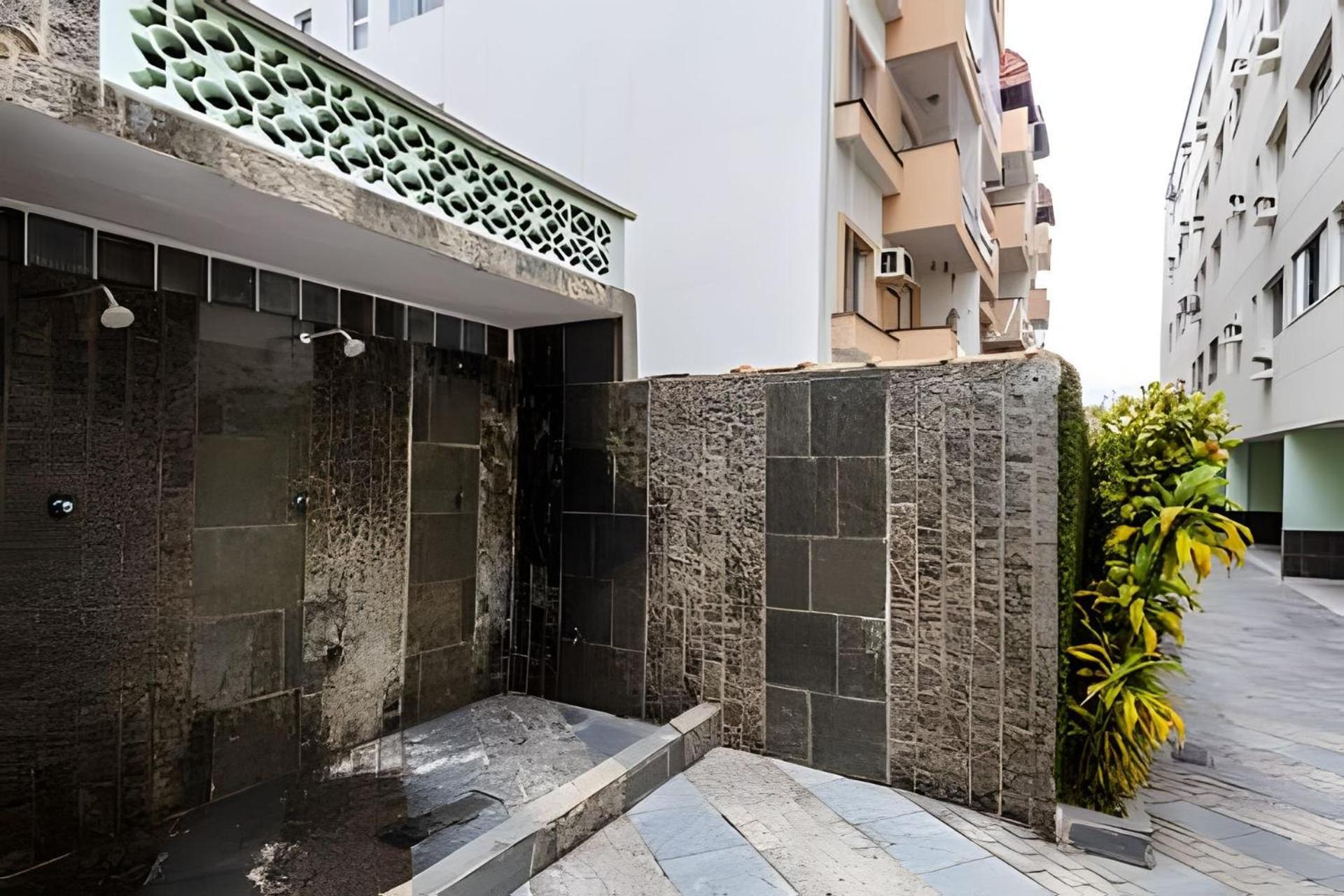Apto Na Enseada Excelente Localizacao, 500M Da Praia, Garagem, Ar Condicionado Portaria 24 Horas غوارويا المظهر الخارجي الصورة