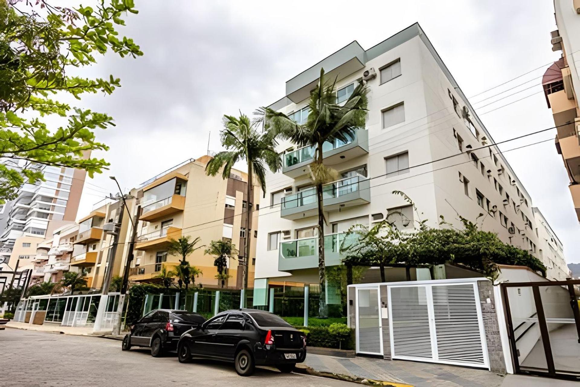 Apto Na Enseada Excelente Localizacao, 500M Da Praia, Garagem, Ar Condicionado Portaria 24 Horas غوارويا المظهر الخارجي الصورة